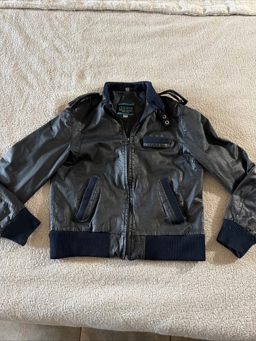 Cooper Vintage Men’s Gray Leather Bomber Jacket with Navy Trim Small